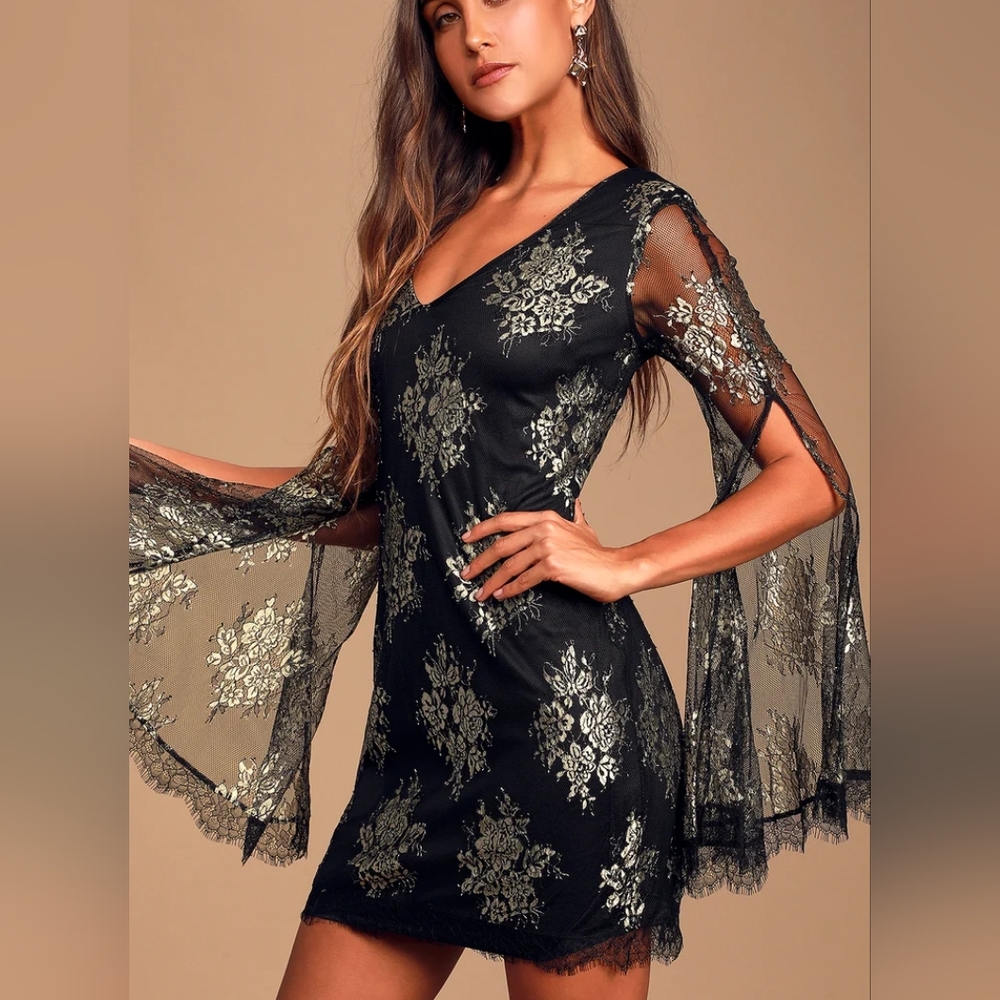 Lulu's Bell Sleeve Mini Dress